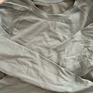 Athleta Men's Long Sleeve Shirt in Gray